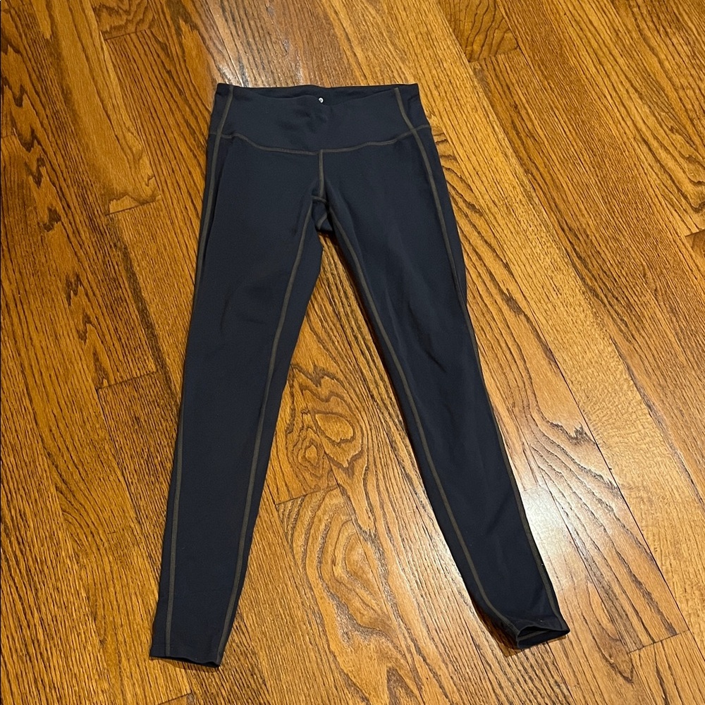 Athleta women’s leggings size XS in charcoal grey